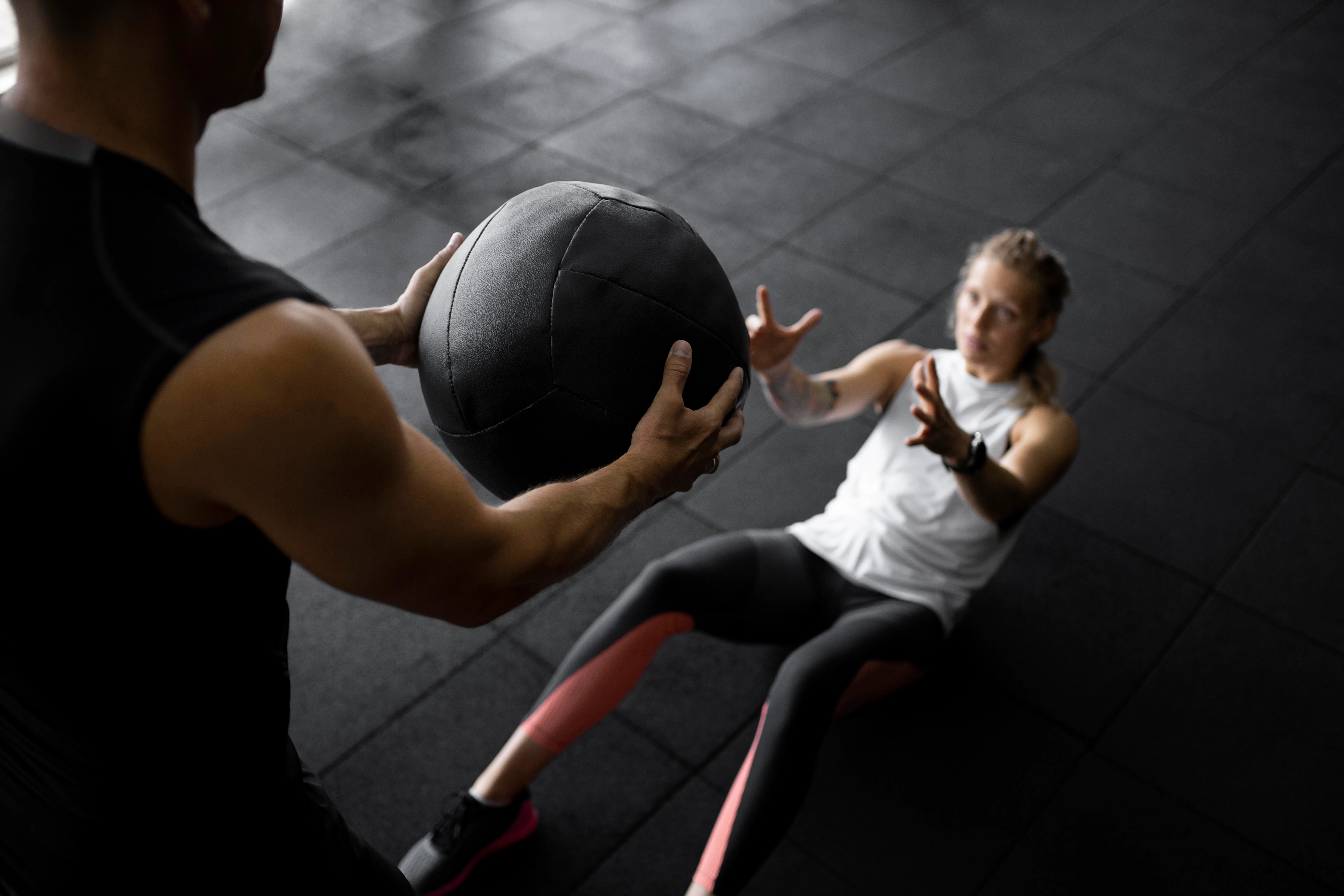 Trening funkcjonalny z piłką pod okiem trenera – Fizjo-Fan Warszawa Włochy